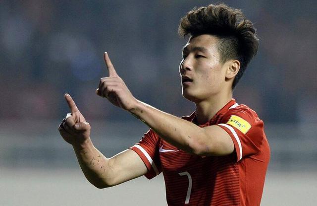  新生代球星横空出世，足坛未来值得期待