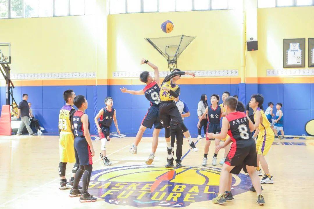  篮球公益行点燃山区孩童梦想