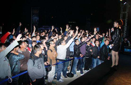  校园篮球推广活动如火如荼开展