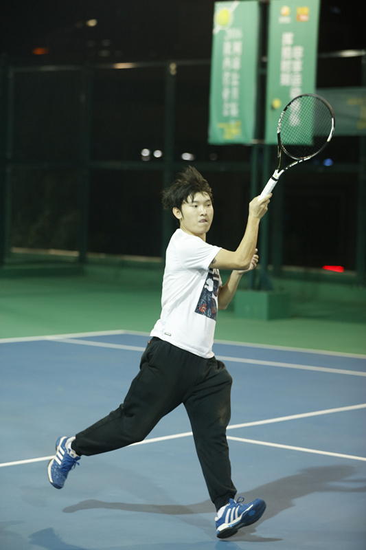  法网公开赛火热开赛，顶尖选手齐聚巴黎争锋  