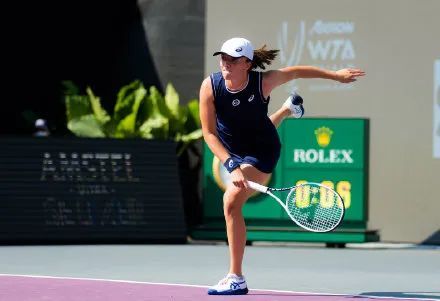  斯维亚泰克卫冕成功，罗兰加洛斯再捧金杯