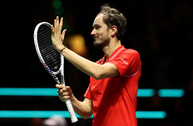  网坛老将宝刀未老，瓦林卡逆转进四强