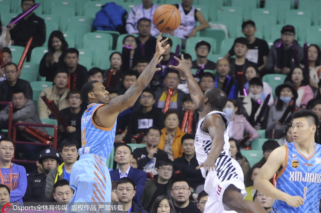  四川金强进攻乏力大比分落后于辽宁