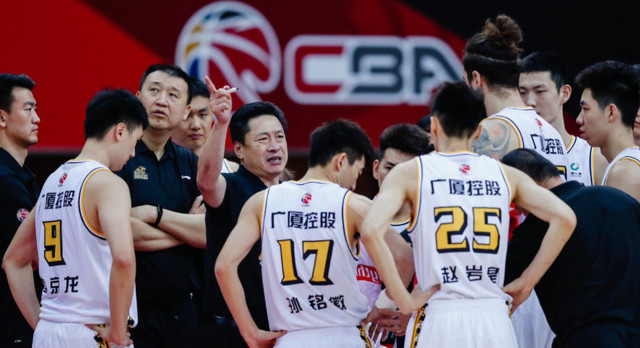  青年军展露锋芒，广厦新秀合力击败辽宁