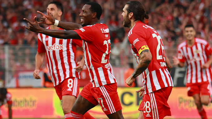  网球名宿贝克尔执教青年队，传承经典底线战术精髓  