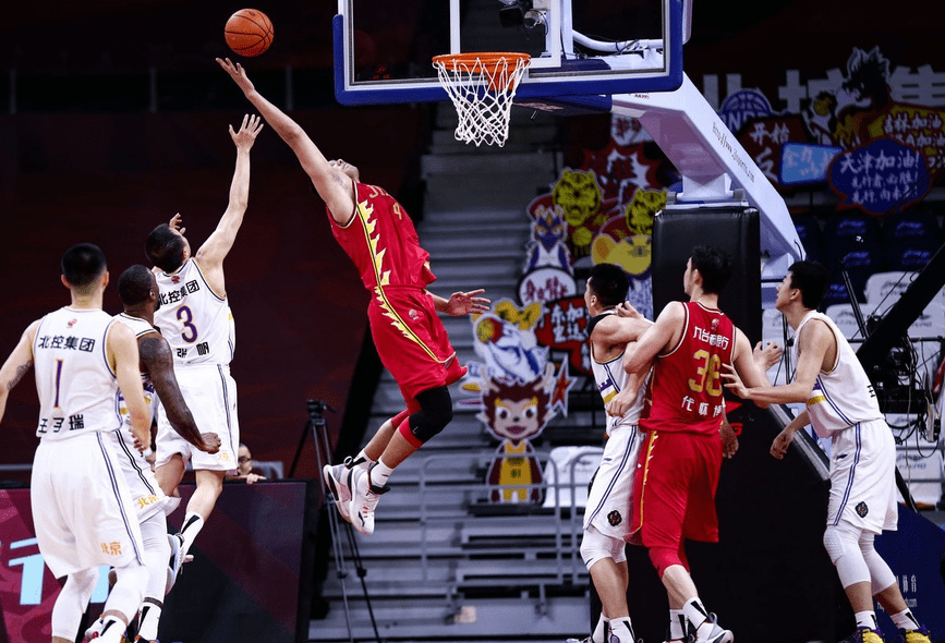  CBA季后赛首轮，广东大胜浙江晋级