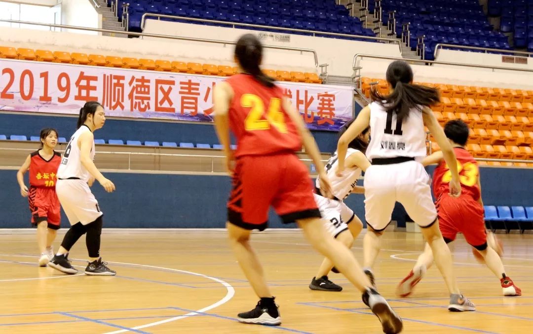  女子篮球联赛崛起，巾帼英雄不让须眉