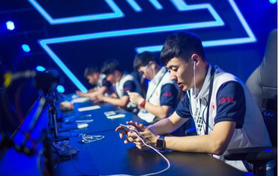  电竞装备科技赋能助力选手发挥